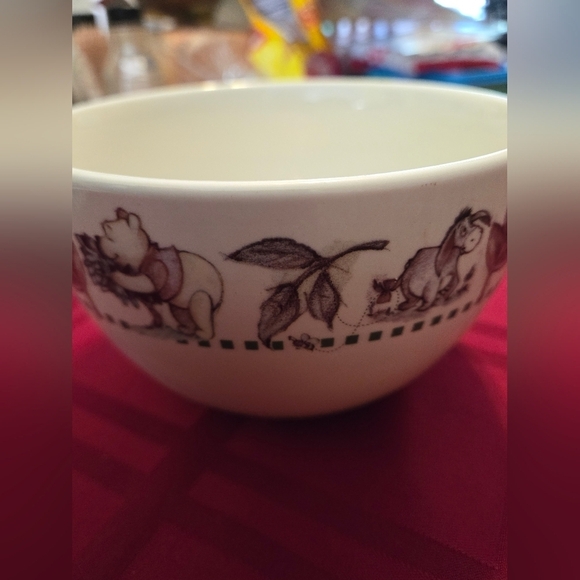 Winnie the Pooh Bowl, Leaf and Animal Rim design Collectible Stoneware - Picture 4 of 13